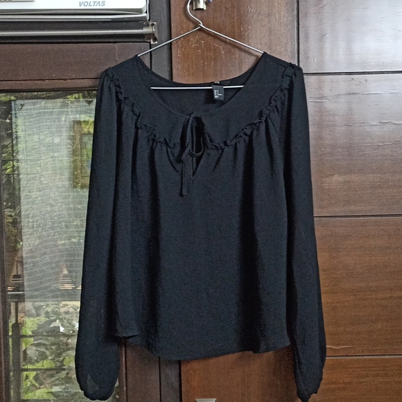 H & M Black Top - Picture 3 of 8